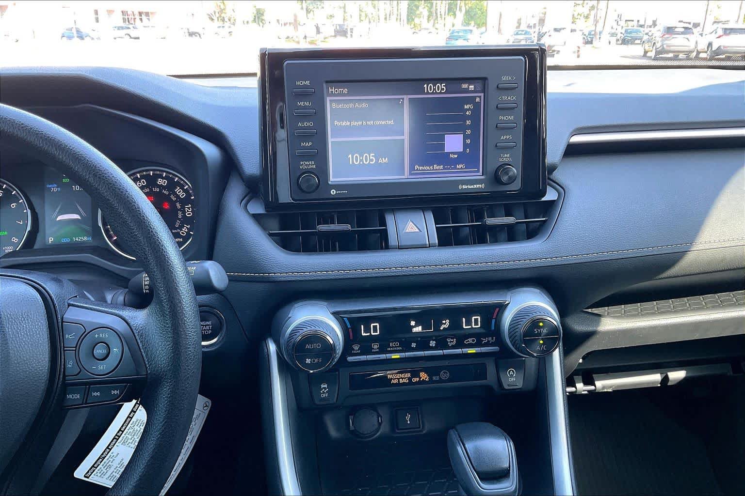 Certified 2022 Toyota RAV4 XLE w/ Convenience Package FWD image 32