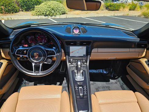Used 2018 Porsche 911 Carrera S RWD image 49