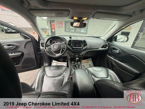 Used 2019 Jeep Cherokee Limited w/ Luxury Group AWD/4WD image 14
