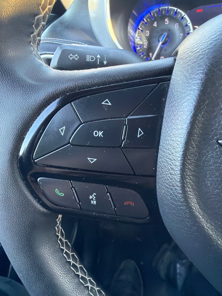 Used 2024 Chrysler Pacifica Touring FWD image 15