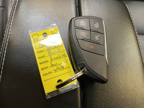 Used 2023 Buick Envision Essence image 44