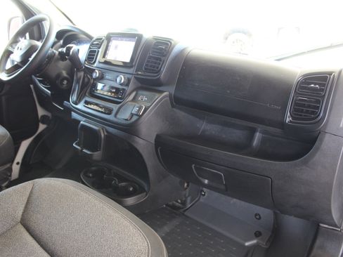 Used 2025 RAM ProMaster 2500 w/ U-Haul Equipment Group FWD image 17