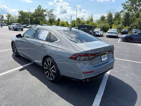 Used 2025 Honda Accord Touring image 4