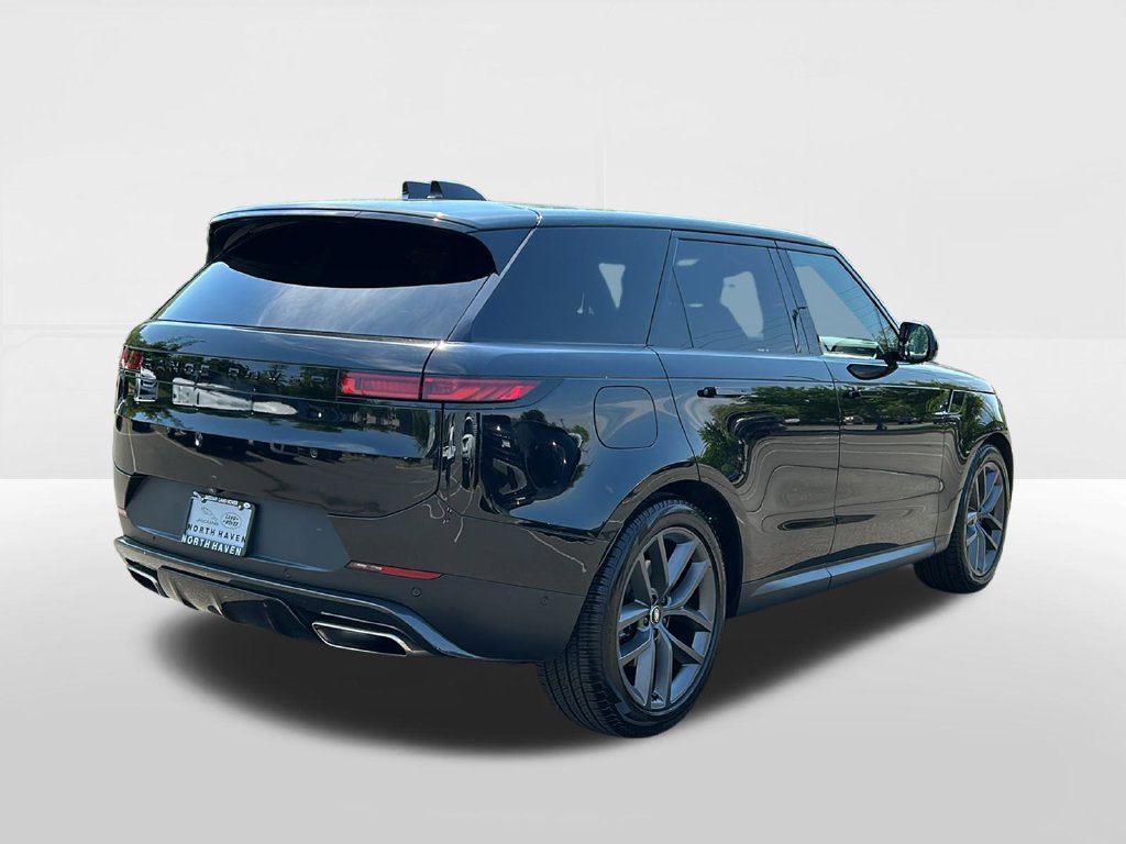 Used 2024 Land Rover Range Rover Sport SE AWD/4WD image 4