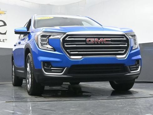 Used 2024 GMC Terrain SLT w/ Infotainment Package II AWD/4WD image 3