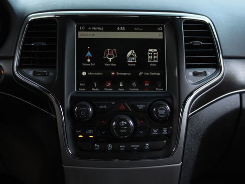 Used 2018 Jeep Grand Cherokee Limited AWD/4WD image 17