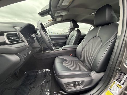 Used 2024 Toyota Camry SE image 14