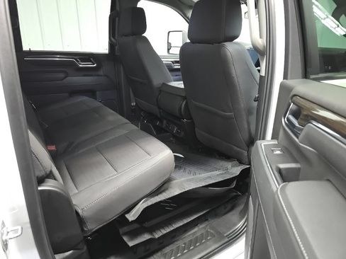 Used 2025 Chevrolet Silverado 2500 LT AWD/4WD image 17