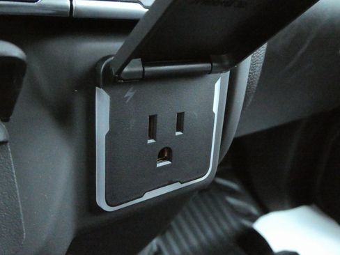 New 2024 GMC Sierra 2500 Pro w/ Convenience Package image 16