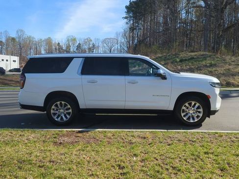 Used 2023 Chevrolet Suburban Premier image 14