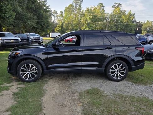 Used 2025 Ford Explorer ST-Line AWD/4WD image 5