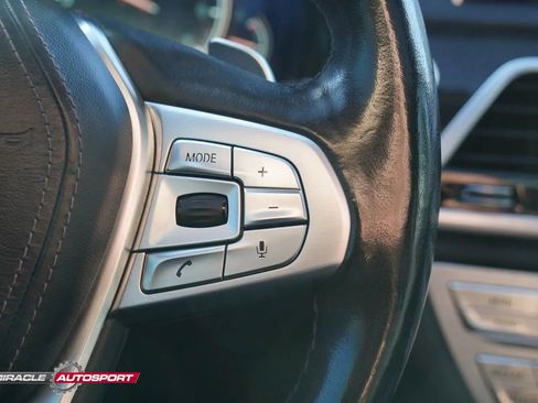 Used 2018 BMW 740i image 40