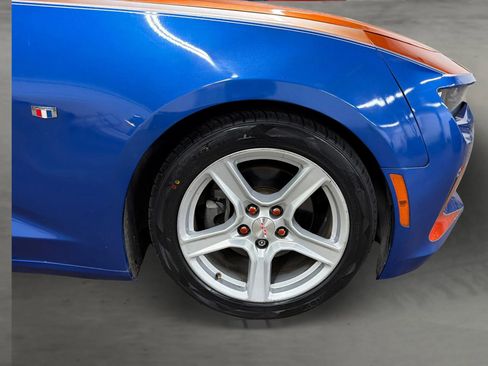 Used 2018 Chevrolet Camaro LT image 17