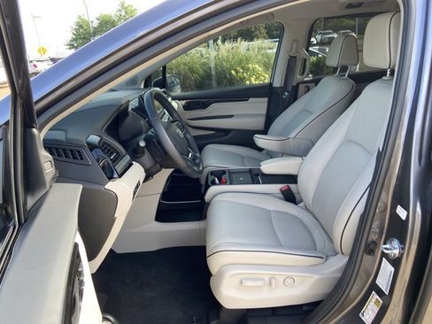 Used 2025 Honda Odyssey Touring image 39