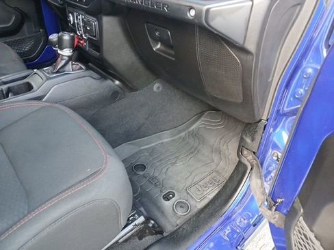 Used 2019 Jeep Wrangler Unlimited Rubicon image 47