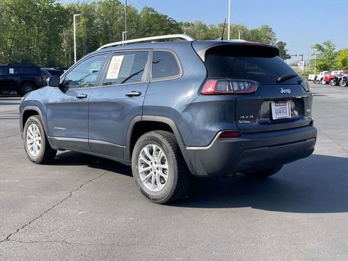 Used 2020 Jeep Cherokee Latitude w/ Cold Weather Group AWD/4WD image 3