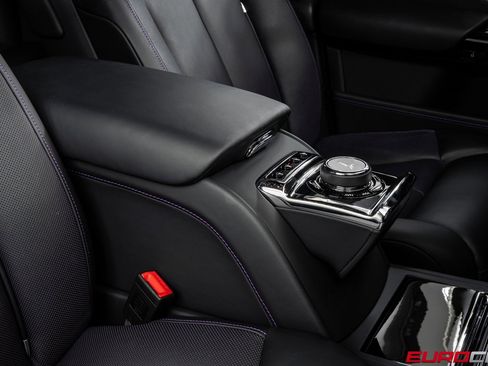 Used 2024 Rolls-Royce Phantom Sedan image 34