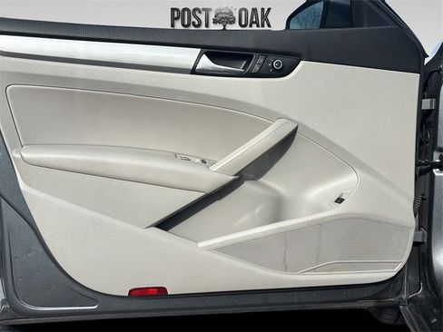 Used 2015 Volkswagen Passat 1.8T Limited Edition image 16