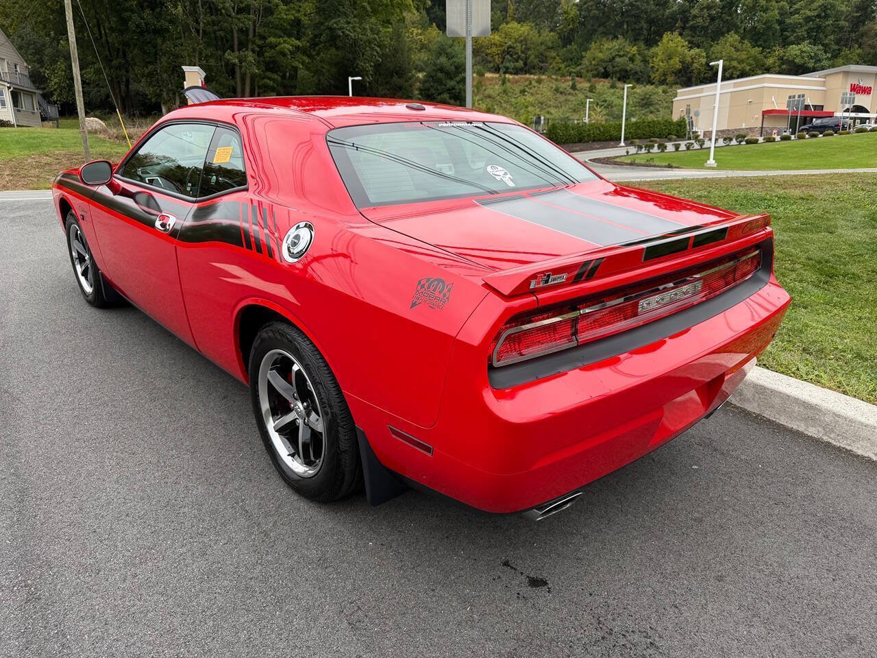 Used 2010 Dodge Challenger SE RWD image 4