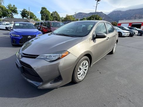 Used 2018 Toyota Corolla LE FWD image 8