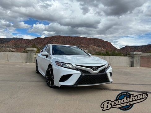 Used 2019 Toyota Camry XSE image 2