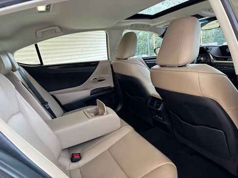 Used 2019 Lexus ES 350 w/ Premium Package FWD image 5