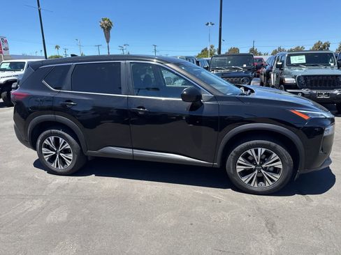 Used 2023 Nissan Rogue SV FWD image 14