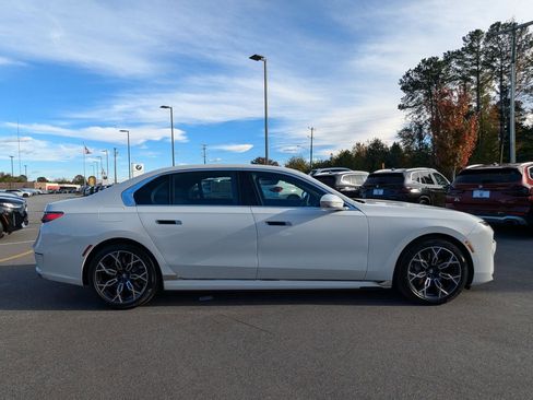 New 2025 BMW i7 eDrive50 w/ Premium Package image 2