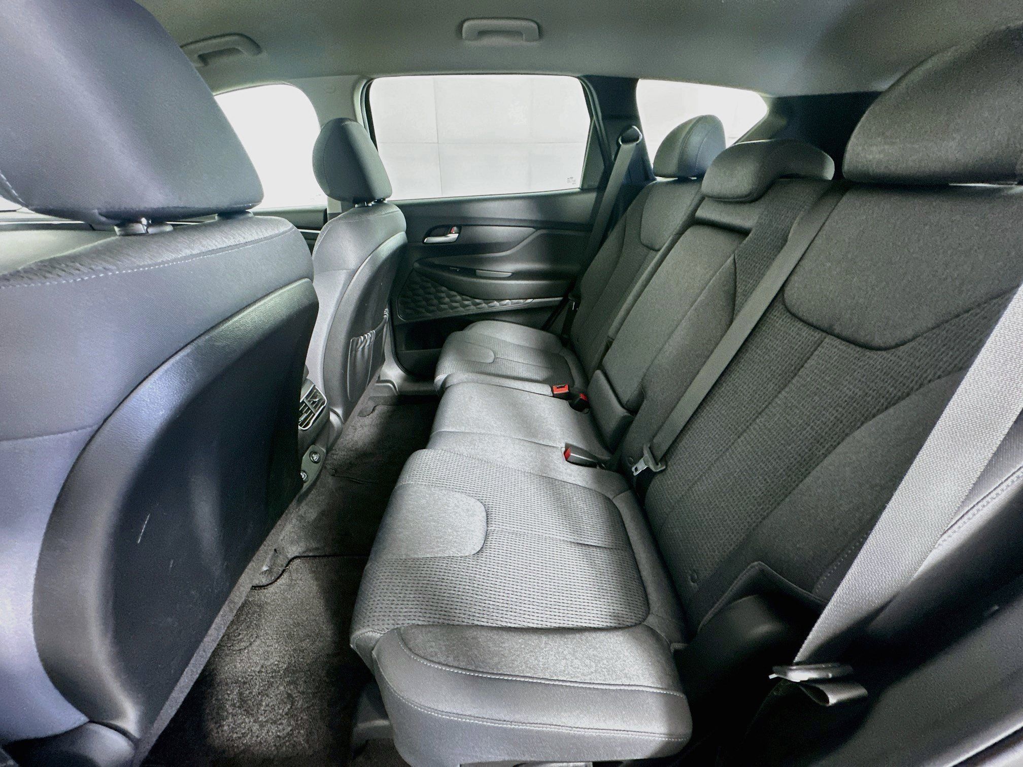 Used 2023 Hyundai Santa Fe SEL FWD image 27