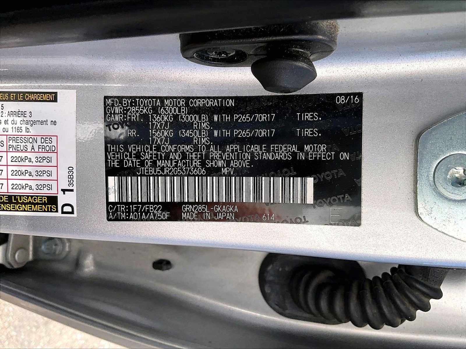 Used 2016 Toyota 4Runner SR5 AWD/4WD image 34