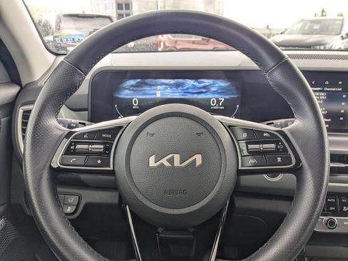 Used 2024 Kia Seltos SX w/ SX Sunroof Package AWD/4WD image 16