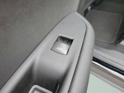 Used 2025 Chevrolet Blazer RS FWD image 19