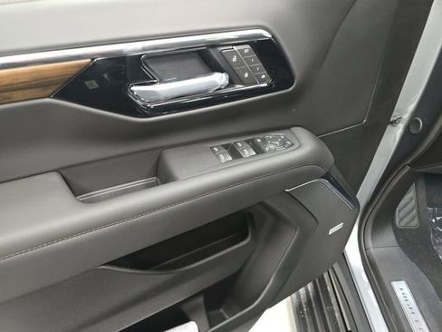 New 2026 Chevrolet Tahoe High Country image 18