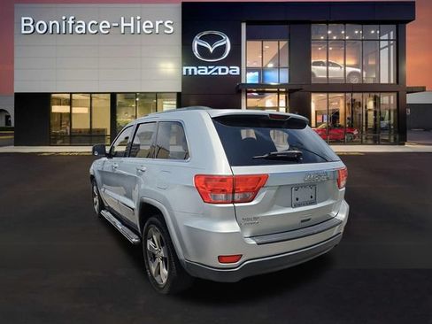 Used 2011 Jeep Grand Cherokee Laredo RWD image 3