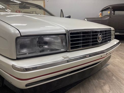 Used 1992 Cadillac Allante FWD image 25