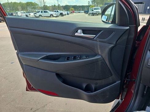 Used 2020 Hyundai Tucson Value w/ Winter Weather Package image 29