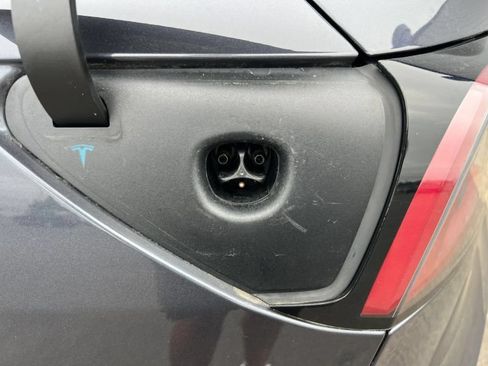 Used 2021 Tesla Model 3 Standard Range Plus RWD image 18