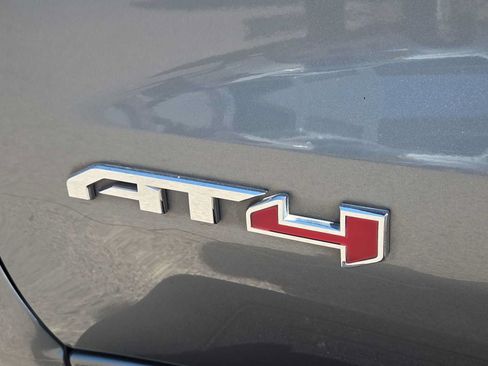 Used 2021 GMC Sierra 1500 AT4 w/ AT4 Premium Package AWD/4WD image 11
