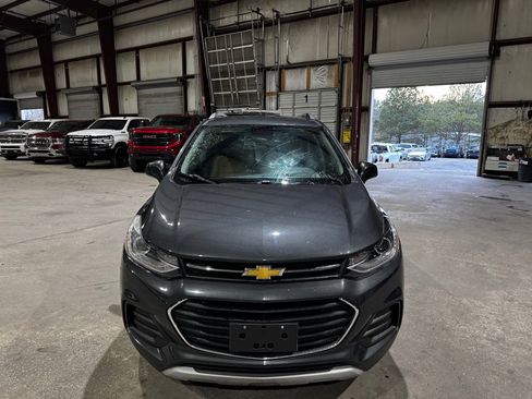 Used 2018 Chevrolet Trax LT w/ LT Convenience Package image 10