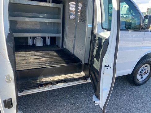 Used 2017 GMC Savana 2500 image 26