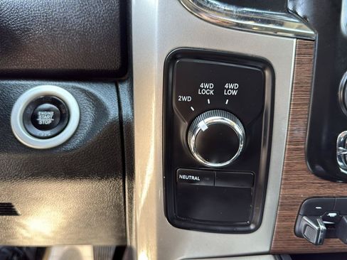 Used 2016 RAM 2500 Laramie w/ Convenience Group AWD/4WD image 24