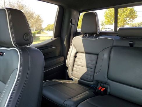 Used 2024 GMC Sierra 1500 AT4X image 12