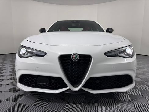 Used 2023 Alfa Romeo Giulia Veloce image 6