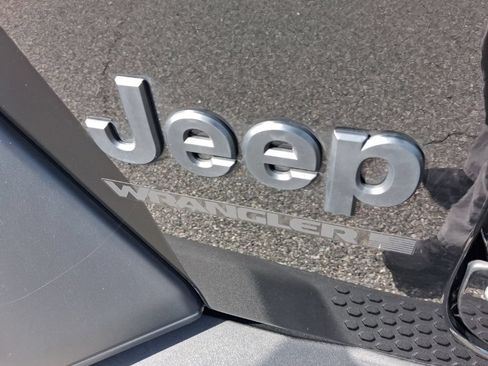 Used 2023 Jeep Wrangler Unlimited Sport AWD/4WD image 10