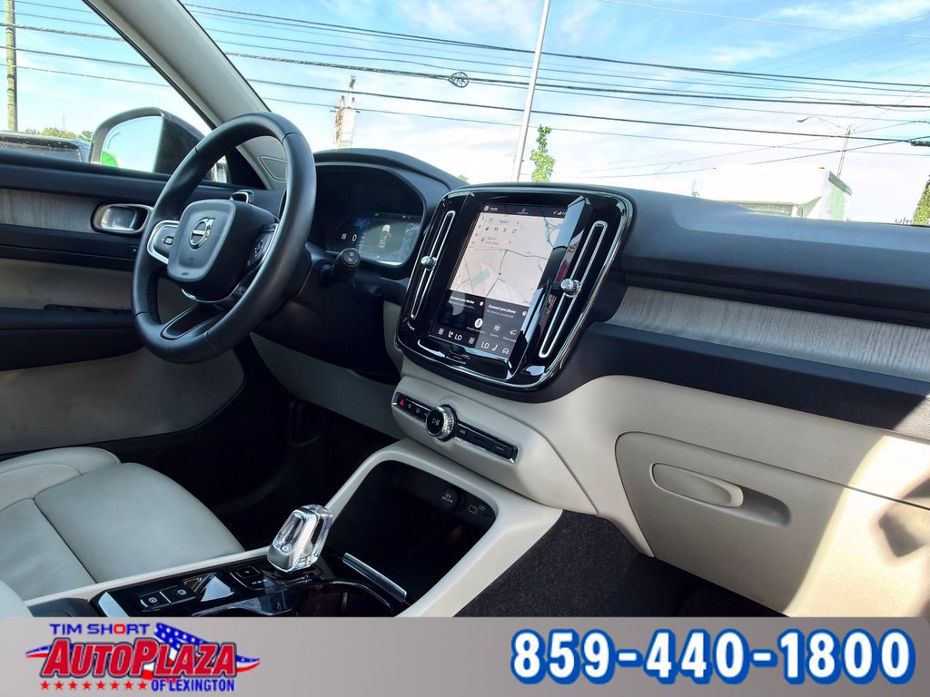Used 2023 Volvo XC40 B4 Ultimate FWD image 37