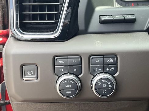 Used 2024 GMC Sierra 1500 Denali AWD/4WD image 28