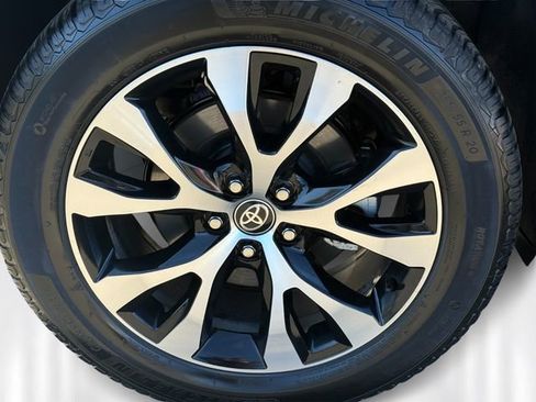 Used 2024 Toyota Grand Highlander AWD Hybrid image 11