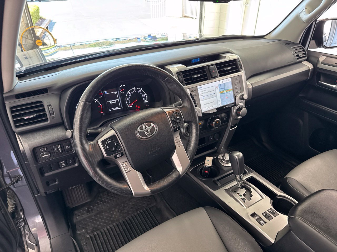 Used 2023 Toyota 4Runner SR5 Premium w/ Moonroof Package AWD/4WD image 17