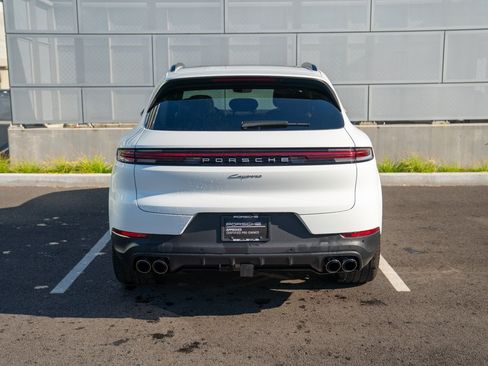 Certified 2026 Porsche Cayenne AWD/4WD image 7