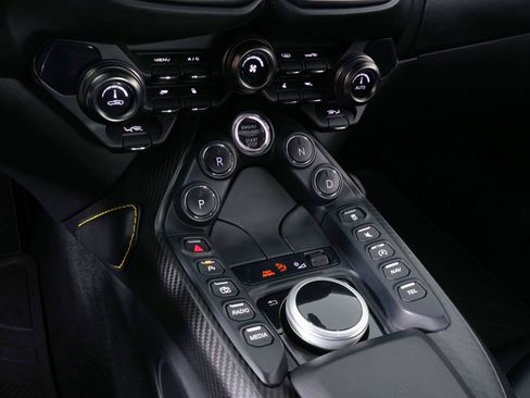 Used 2019 Aston Martin V8 Vantage Coupe RWD image 28